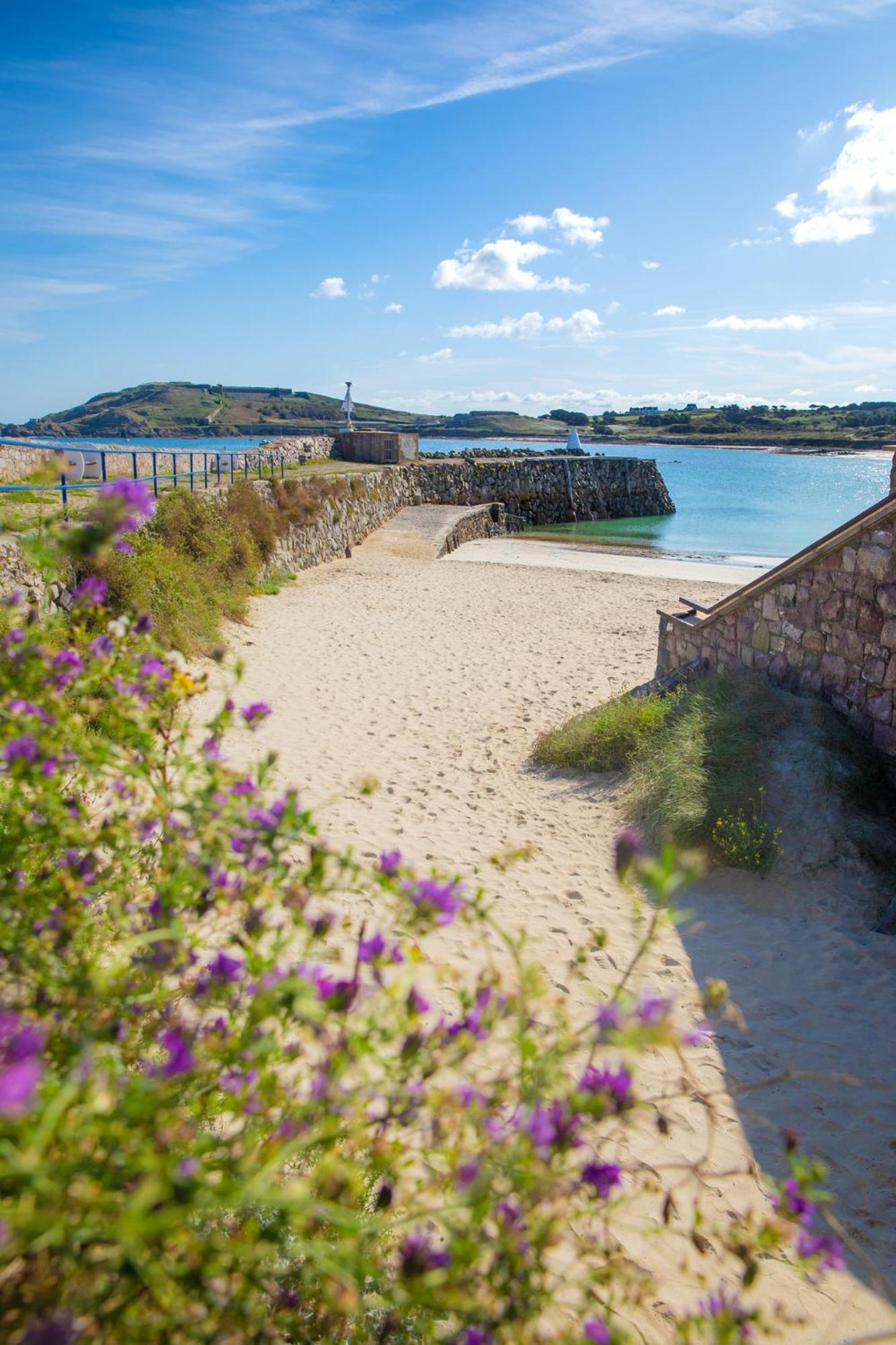 Braye Beach Hotel, Alderney Exteriör bild